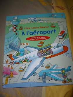 A l'aeroport - Usborne - Les lectures de Liyah