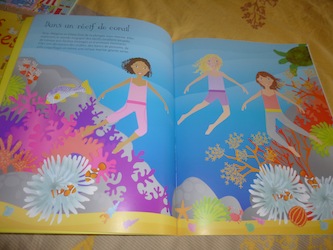 J'habille mes amies en vacances 1 - Usborne - Les lectures de Liyah