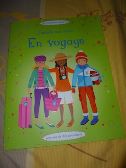 J'habille mes amies en voyage - usborne - Les lectures de Liyah